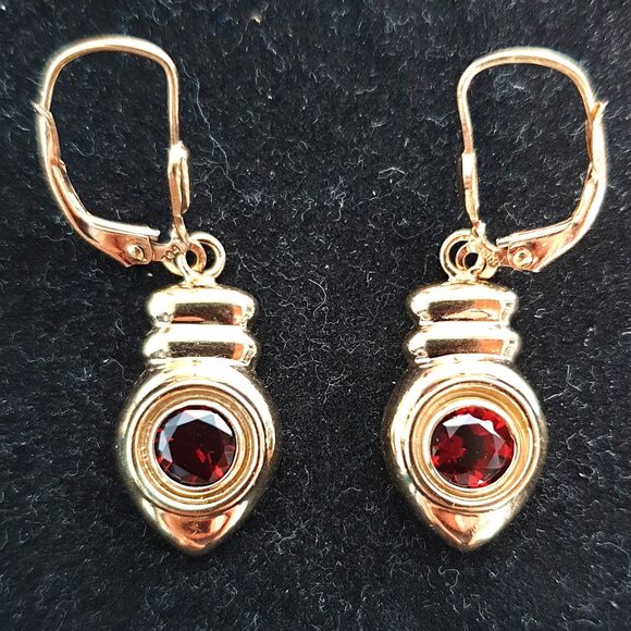 Elegant & Precious Vintage 14K Gold Genuine Deep Red Garnet Dangle Earrings - Picture 1 of 12